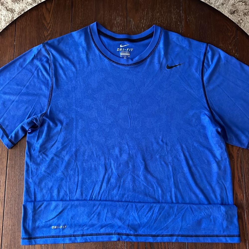 Nike tee